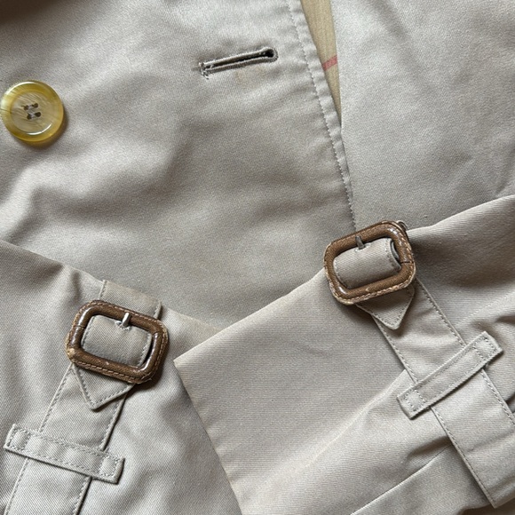 Beautiful Burberry Women’s size small 6 Trench Coat Authentic - Picture 4 of 11